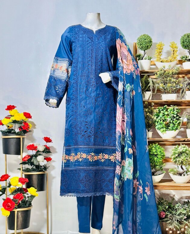 Trendy Embroidered Suit