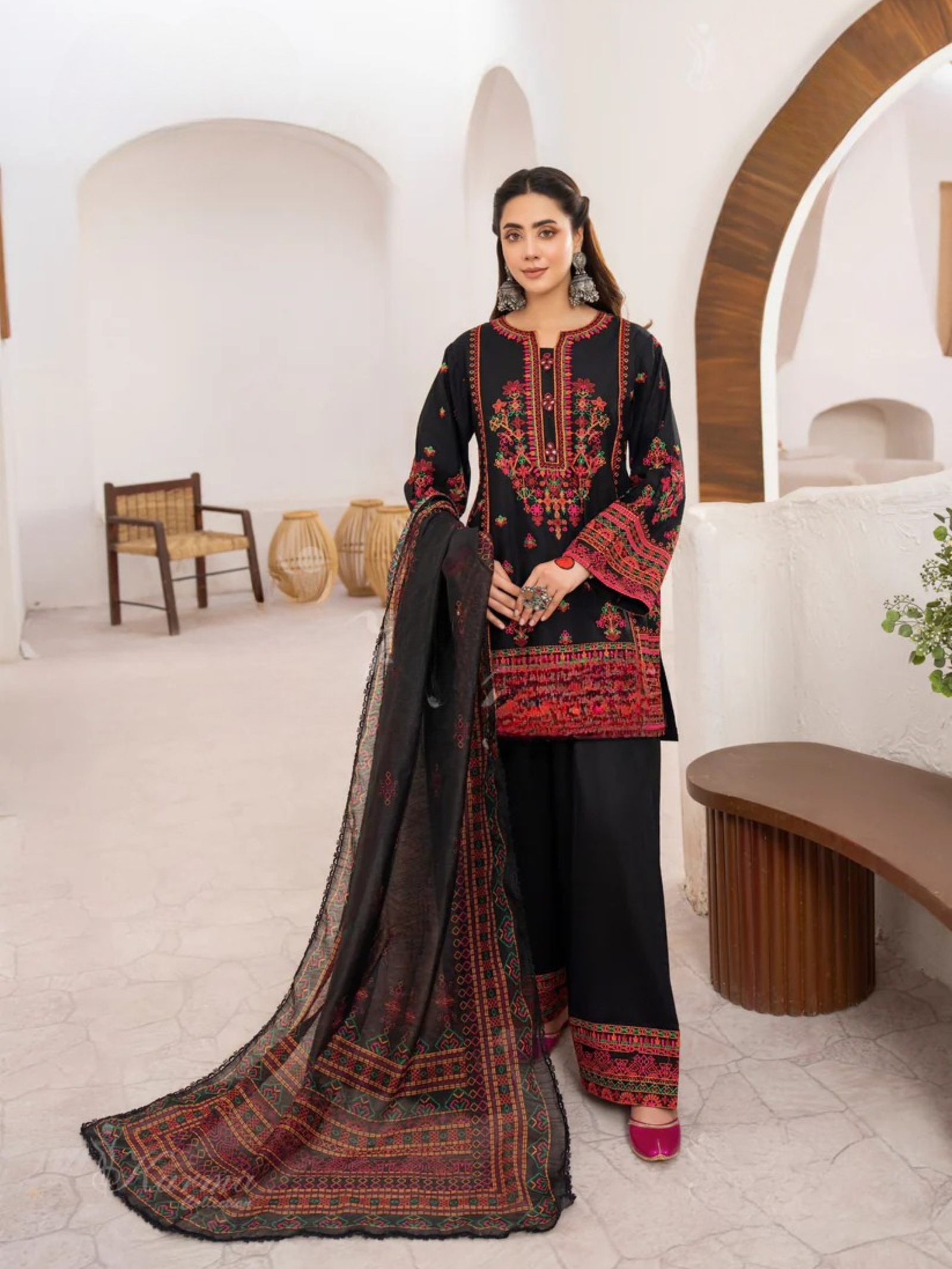 Casual Embroidered 3-Piece Suit