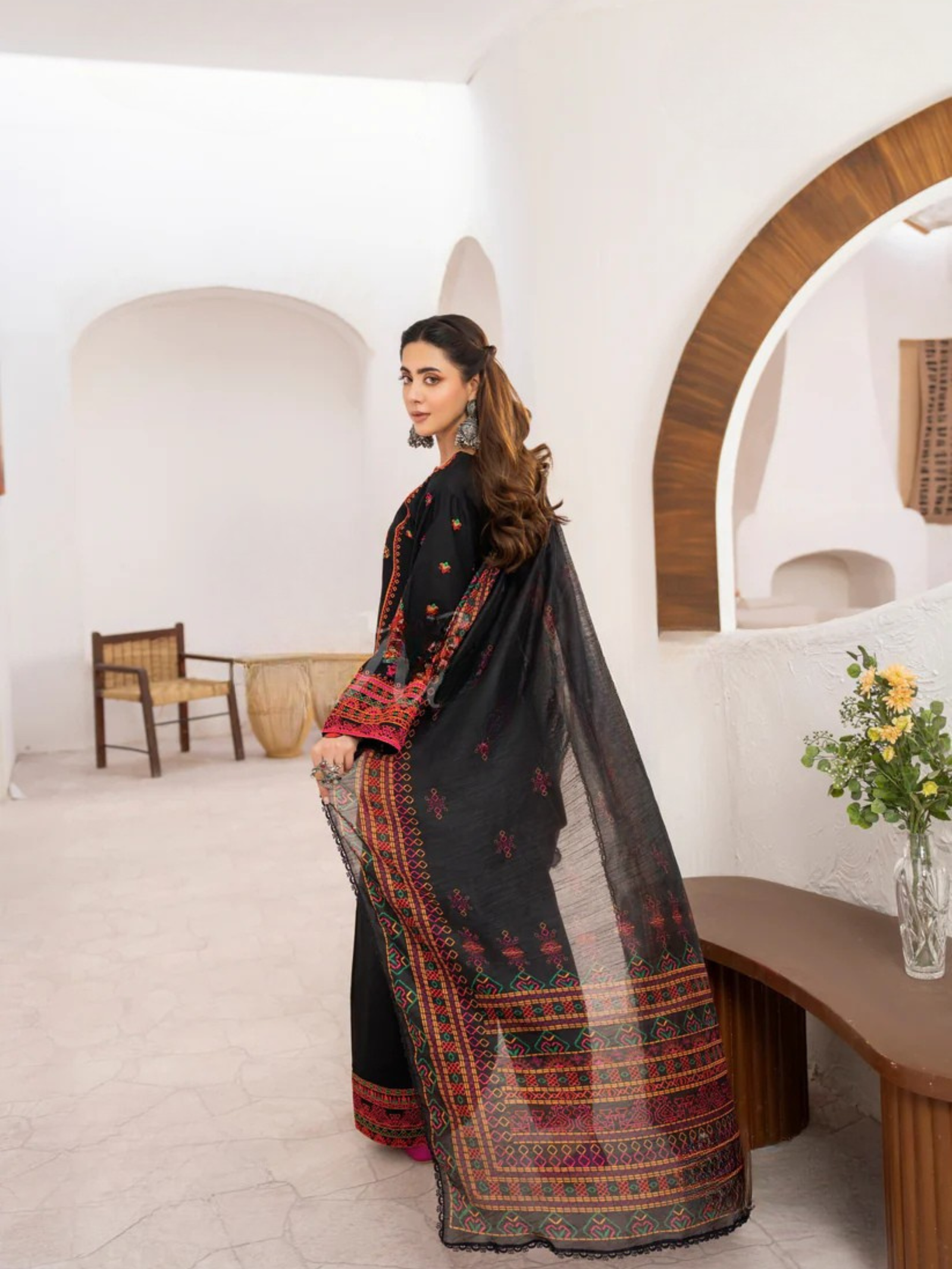 Casual Embroidered 3-Piece Suit - Image 2