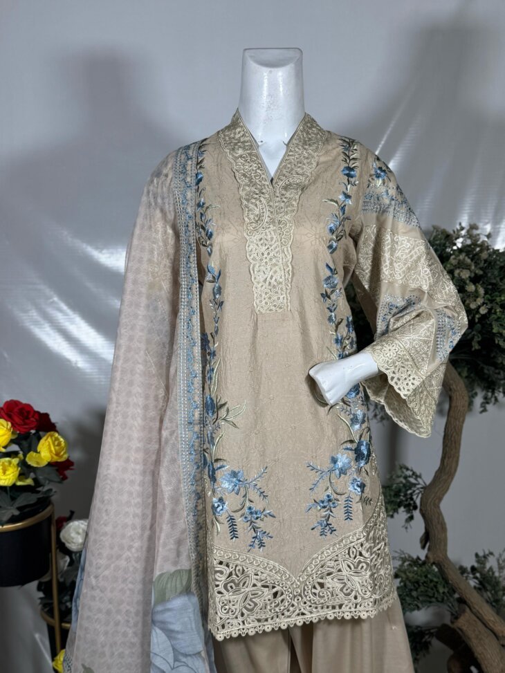 Elegant Beige Embroidered 3-Piece Suit - Image 2